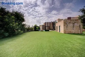 A World of Your Own, Luxurious Villa with Pools by 360 Estates - Image 3