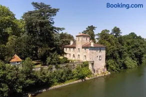 Ferrassou - château et ferme - Image 1
