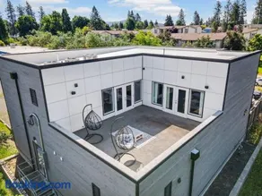 Modern Top Floor 2BR 1BA w Private Rooftop Patio South Hill Near Downtown - Image 1