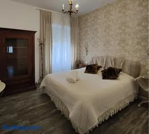 Romeo & Juliet Non-Hotel - Image 4