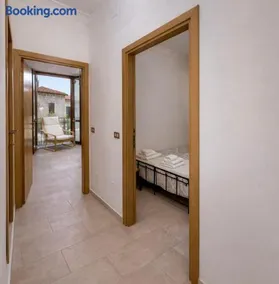 Lago di Bomba, incantevole borgo, 6 posti letto, 2 bagni, piscina comunale convenzionata a 2 minuti - Image 5