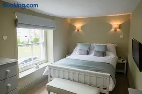Acorn Apartment - Image 1