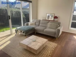 Modern Stawell Retreat -2 BR Escape - Image 1