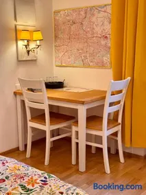 Modernes Zimmer am Park mit Garten, Hühner & Enten - Image 4