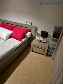 Chambre marignane uniquement le week-end et réservation que pour femme - Image 3