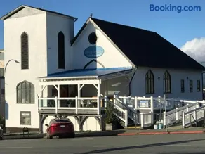 Char's Landing Hostel - Image 1