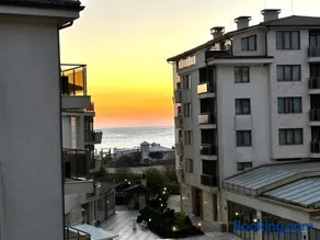 Perfect Sea and Pool View Long Beach Apartment - Image 1