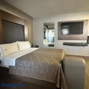 Hotel & Suites El Mante - Image 3