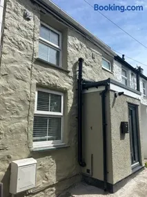 Cosy modern miners cottage - Image 2
