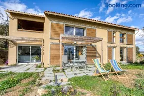 Maison Spacieuse avec vue dégagée - Image 1