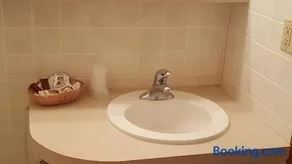 Budget Host Inn - Image 2