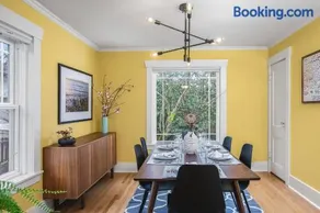 Greenlake Craftsman - Hot Tub, AC, Dog Friendly - Image 2