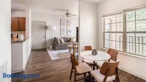 Landing Modern Apartment with Amazing Amenities (ID8014X44) - Image 2