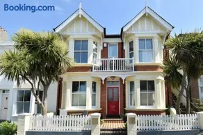 West Hill Retreat Seaview Balcony Loft Apartment & Free Offstreet Parking - Image 2