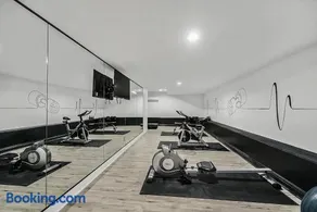 8000sf 7BR Villa Casita Pool Spa Gym & Games - Image 1