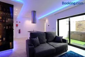Dainty House - Image 2