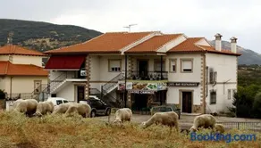 Alojamiento CR Cuatro Caminos - Image 1