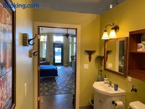 Pepin Marina Retreat Street Level Loft Apartment - Image 2