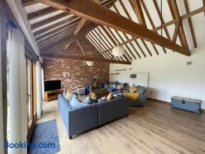 Charming Norfolk Barn Conversion in Barnham Broom - Image 2