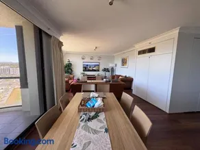 Canberra City View Apartment - Image 2