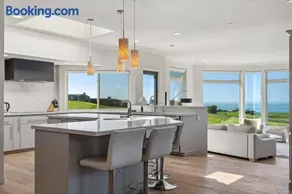 Breathtaking Views of the Pacific Ocean Rooftop Balcony Gourmet Kitchen and Hot Tub overlooking Golf Course - Image 4