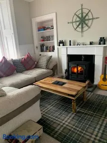 Superb Loch Side Apartment with Sea & Sunset Views - Image 3