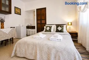 Vrisi Guest House - Image 5