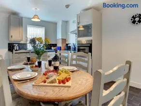Coastal Lookout 2bedroom Apartment - Image 3