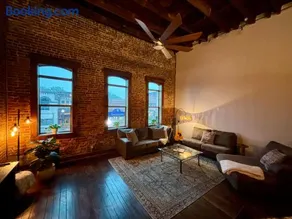 Loft in the Heart of Town-3BR-2bath-500Mbps WiFi-4car parking-EV-boat - Image 3