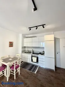 Seaview Apartment - Image 5