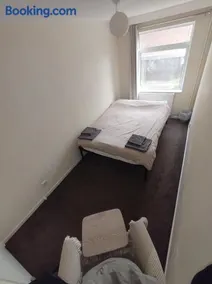 Homestay near a station and park - Image 3