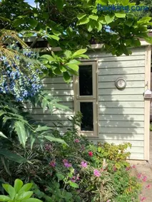 Garden room & en-suite shower with barrel sauna - Image 3