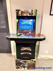 FamilyFriendly -5BR Home with Games & Massage Chair - Image 2