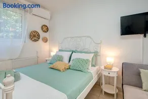 Semeli House In Diakopto, close to Beach & Odontotos - Image 3