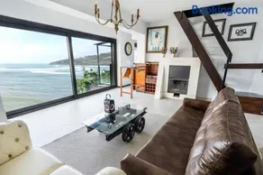 Mundaka Beachfront House - Image 1