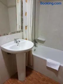 Hostal los nogales - Image 2