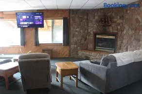 Adventure Outpost B Furnished Studio - Image 3