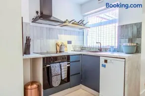 Modern 3-Bed House Close to Anfield Stadium - Image 2