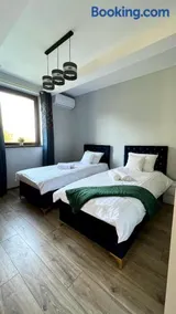 Aparthotel w Dolinie Stawów Zator - Image 1