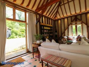 Petworth Barn - Image 4