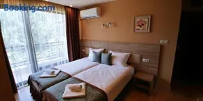 Garden Guest House - Image 4