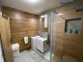 Lovely & Luxury Apartment - Image 5