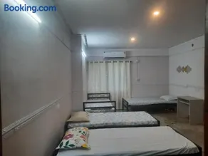 Little While Elitz-Budget & backpacker friendly micro hotel-Near metro - Image 2