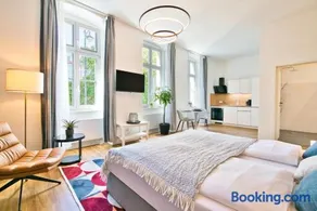 Halle Suites by FullHouse - free parking & WiFi - Image 2