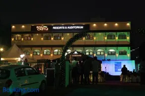 ROYAL CASTLE HOTEL - Image 4