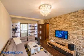 Luxury apartment in city center - Image 1