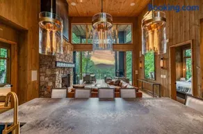 Greenridge- Upscale Architecture and Modern Design - Image 2