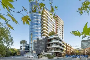 Elegant 2B2B Apt New Acton South w 2 side by side parkings - Image 4
