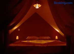 Moongate lodge - Image 1