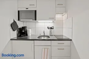 Pearlstay - City Center Twin Bed Workplace Washer - Image 3